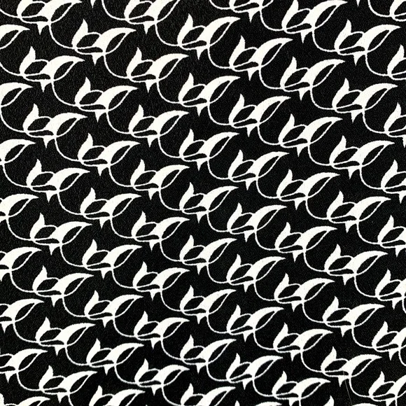 Max Studio Chic Black & White Tie Front Geometric Blouse - Picture 9 of 10